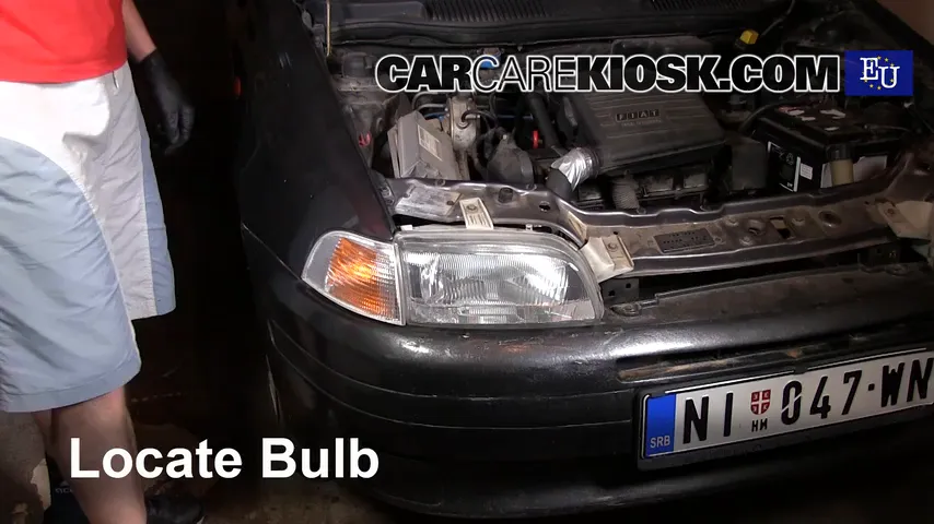 1997 Fiat Punto SX 1.1L 4 Cyl. Lights Headlight (replace bulb)